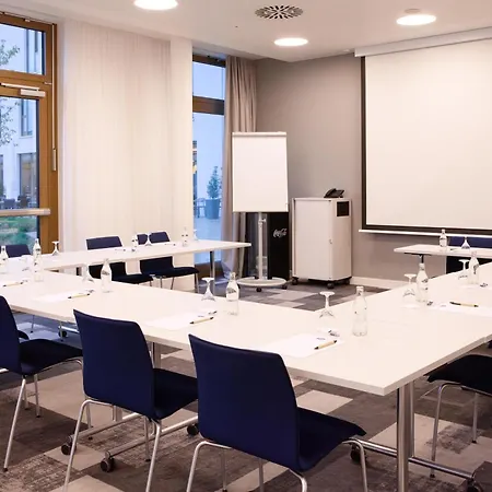 Hampton By Hilton Stuttgart Airport 3*