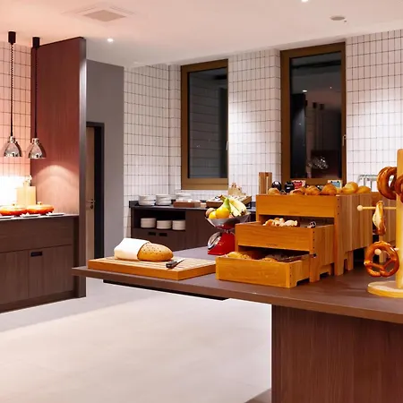 Hotel Hampton By Hilton Stuttgart Airport
