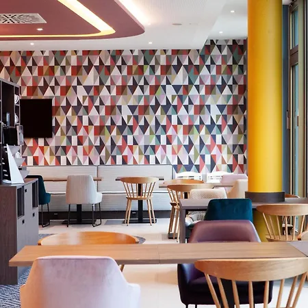 Hotel Hampton By Hilton Stuttgart Airport 3*