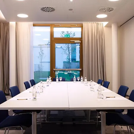Hampton By Hilton Stuttgart Airport Hotel 3*