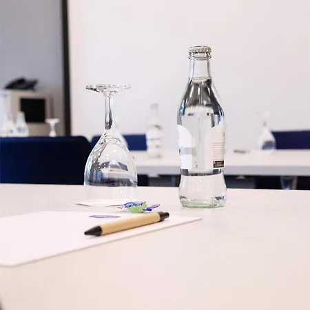 Hotel Hampton By Hilton Stuttgart Airport 3*