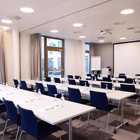 Hotel Hampton By Hilton Stuttgart Airport
