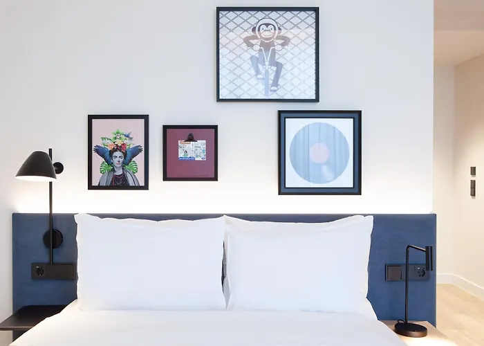 Hotell Hampton By Hilton Stuttgart Airport 3*