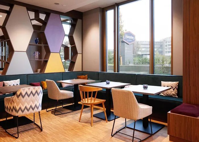 Hampton By Hilton Stuttgart Airport Hotell