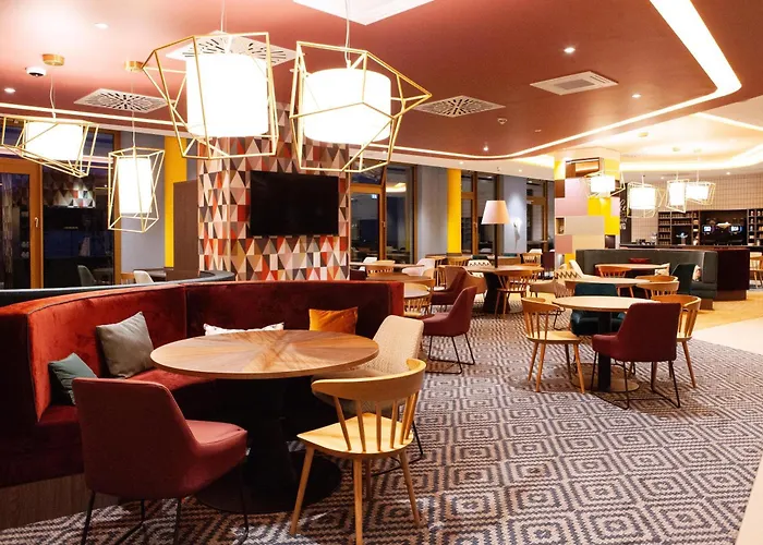 Hotell Hampton By Hilton Stuttgart Airport 3*