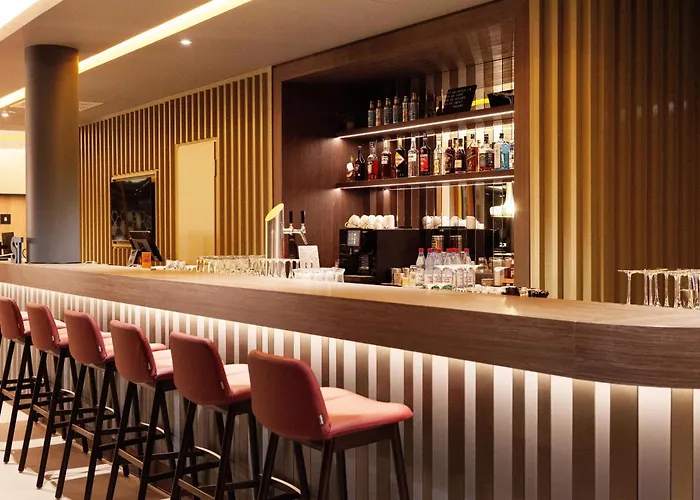 Hotell Hampton By Hilton Stuttgart Airport 3*