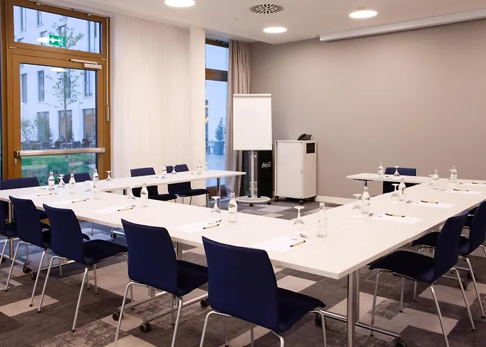 Hampton By Hilton Stuttgart Airport Hotell